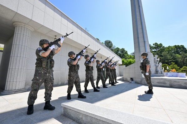 “그분들이 지켜준 미소, 우리들이 전하는 감사”…영주시, 제71회 현충일...