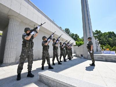 “그분들이 지켜준 미소, 우리들이 전하는 감사”…영주시, 제71회 현충일 추념식 거행